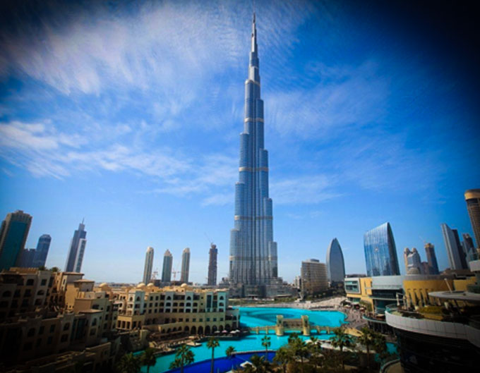 Toma generala de El Burj Khalifa, la construcción con más altura en el mundo. 