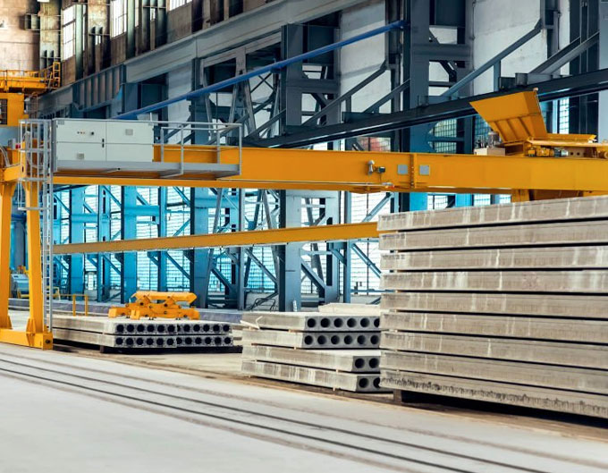 Las piezas de concreto prefabricado se producen utilizando moldes de acero Las piezas de concreto prefabricado se producen utilizando moldes de acero