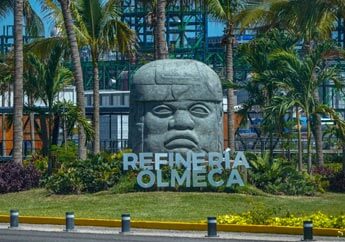 Vista panorámica de la refinería de Dos Bocas
