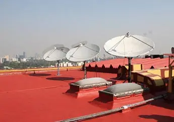 Plano detalle de un techo recién impermeabilizado